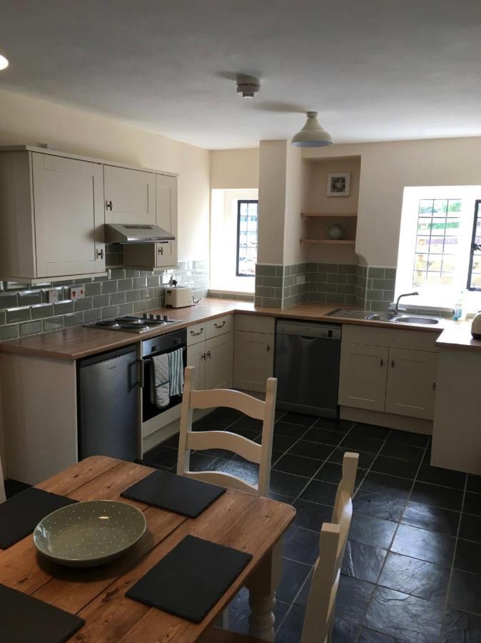 Cosy Arts & Crafts Cottage With Stunning Views Brecon Luaran gambar
