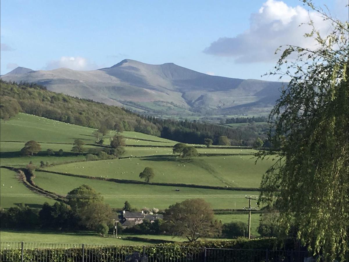 Cosy Arts & Crafts Cottage With Stunning Views Brecon Luaran gambar
